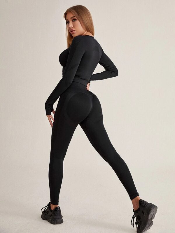 Tight Fitting High Stretch Seamless Yoga Wear - Image 2